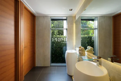 6 Bedrooms Villa in Entertainment Foyer