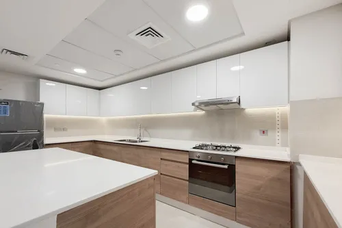 2 Bedrooms Apartment in Radiant Square