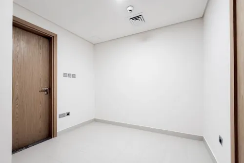 2 Bedrooms Apartment in Radiant Square