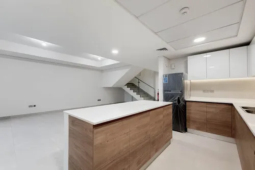 2 Bedrooms Apartment in Radiant Square