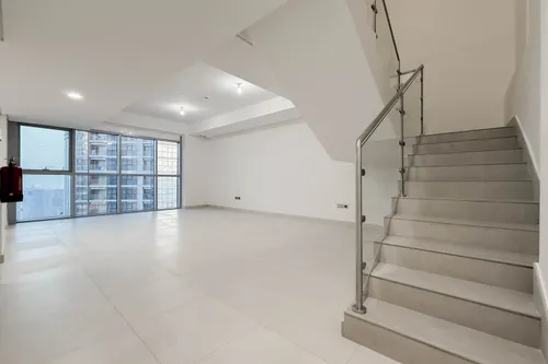 2 Bedrooms Apartment in Radiant Square