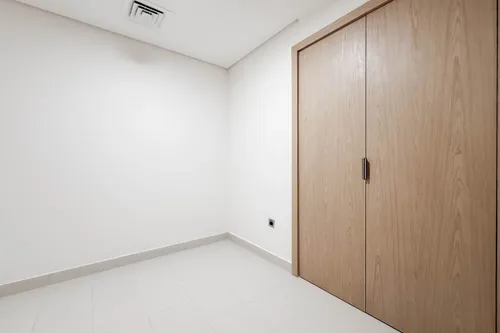 2 Bedrooms Apartment in Radiant Square