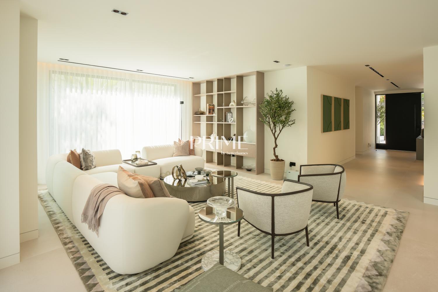 5 Bedrooms Villa in Entertainment Foyer