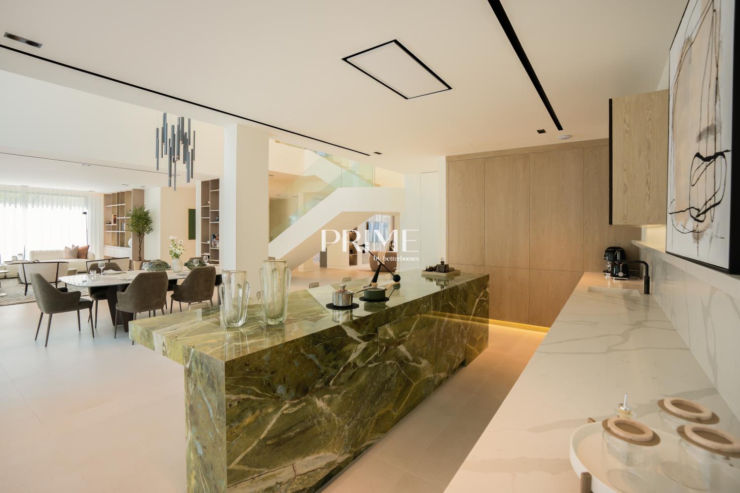 5 Bedrooms Villa in Entertainment Foyer