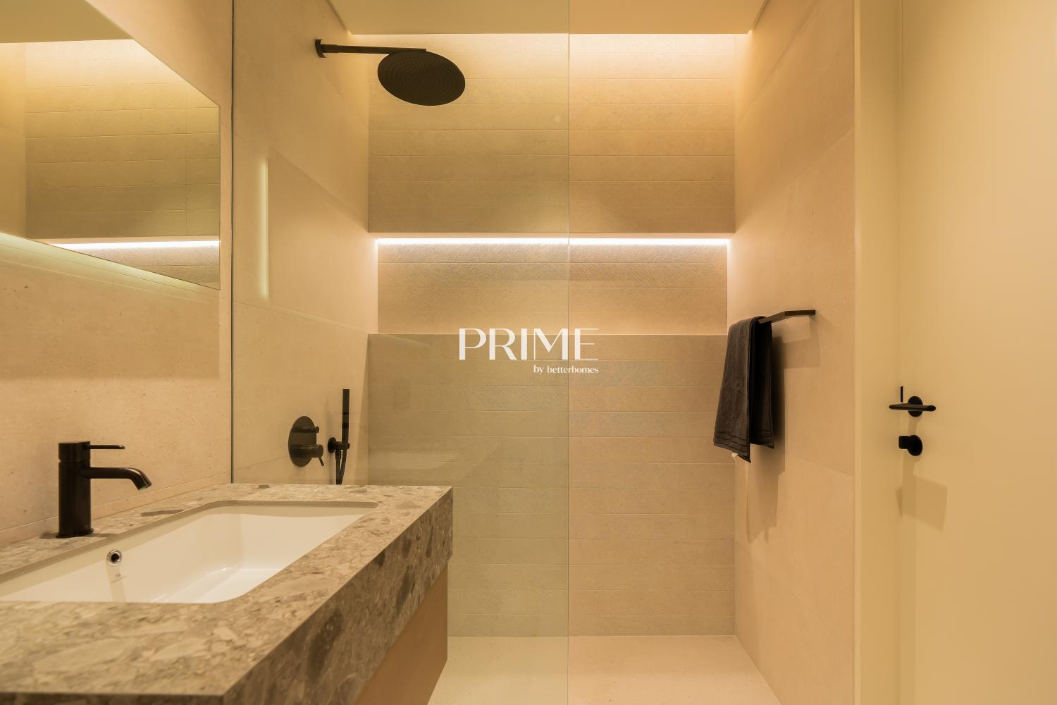 5 Bedrooms Villa in Entertainment Foyer