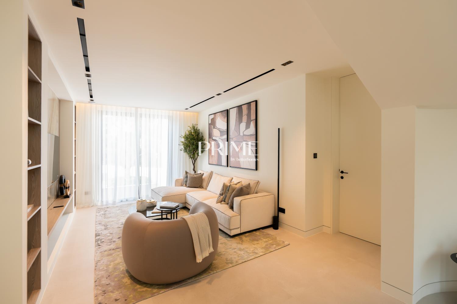 5 Bedrooms Villa in Entertainment Foyer
