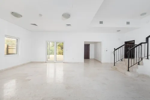 5 Bedrooms Villa in Hacienda