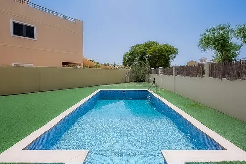 5 Bedrooms Villa in Hacienda