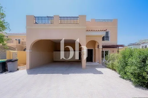 Single Row | Well Maintained | With Pool