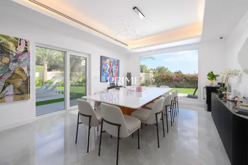 5 Bedrooms Villa in Mirador La Coleccion 2