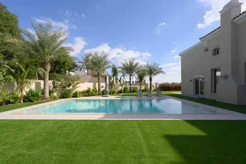 5 Bedrooms Villa in Mirador La Coleccion 2