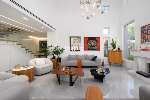 5 Bedrooms Villa in Mirador La Coleccion 2