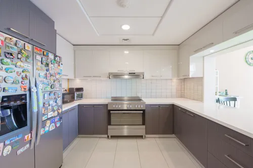 4 Bedrooms Apartment in Lamar Residences