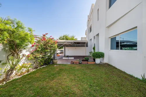 5 Bedrooms Villa in Umm Suqeim 1 Villas