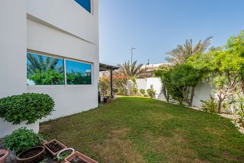5 Bedrooms Villa in Umm Suqeim 1 Villas