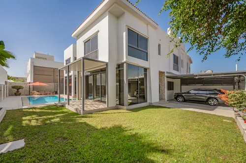 5 Bedrooms Villa in Umm Suqeim 1 Villas