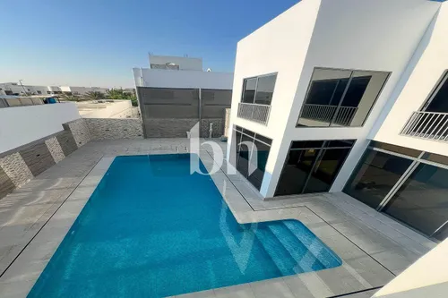 2 Adjacent | Spacious | 5 Bedroom Villas