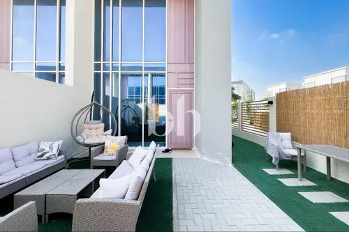 Large 1100 sqft. Corner Plot | Near Park and Pool