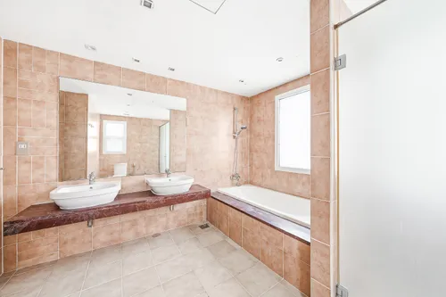 2 Bedrooms Villa in District 5F