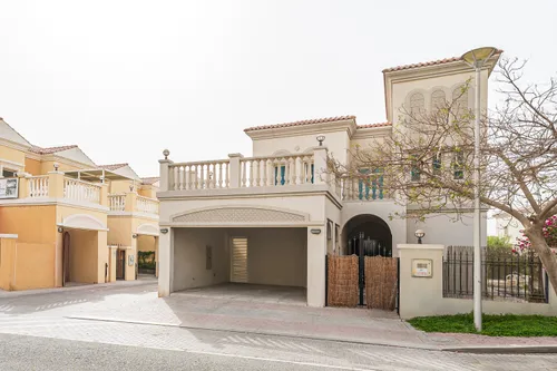 2 Bedrooms Villa in District 5F