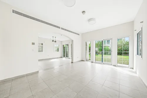 2 Bedrooms Villa in District 5F