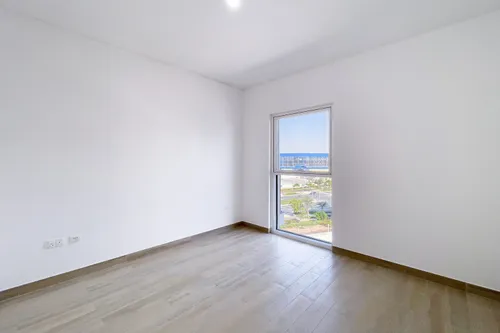 2 Bedrooms Apartment in Waters Edge