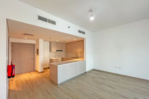 2 Bedrooms Apartment in Waters Edge