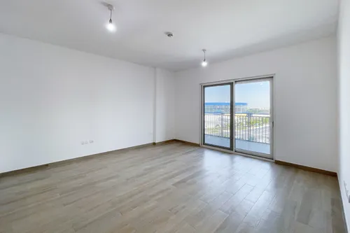 2 Bedrooms Apartment in Waters Edge