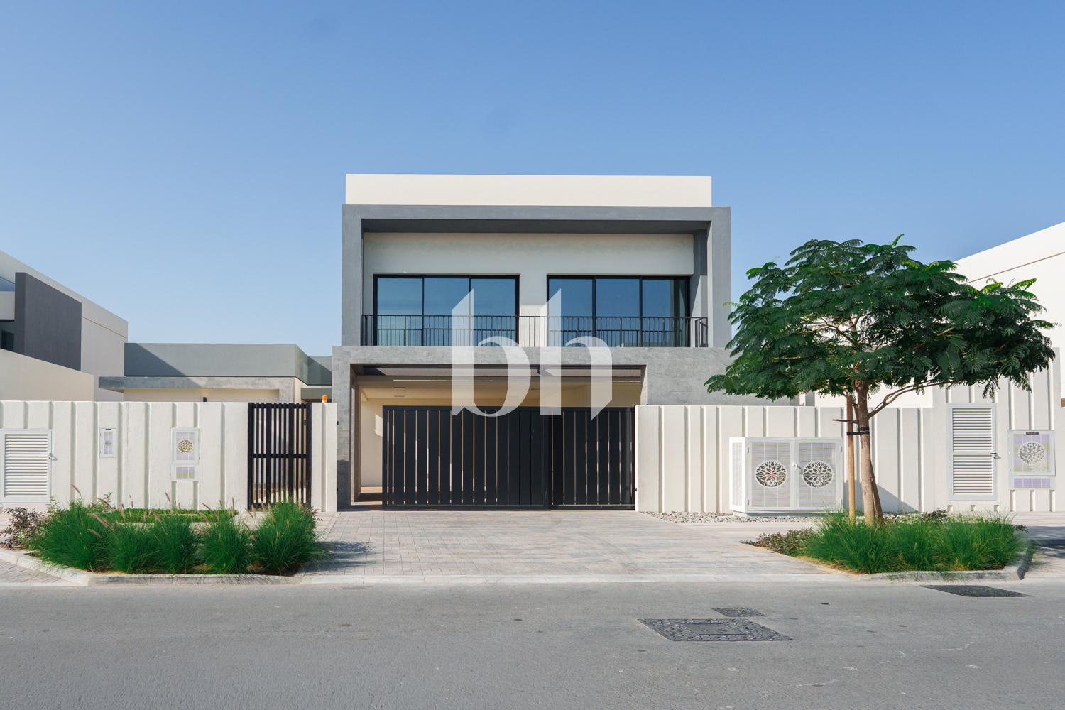 Full Golf View | Single Row | Ideal Family Home