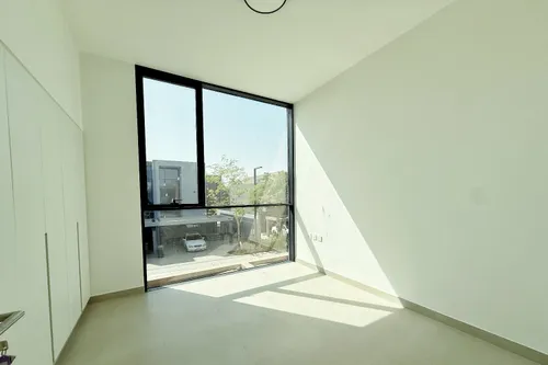 4 Bedrooms Townhouse in Robinia