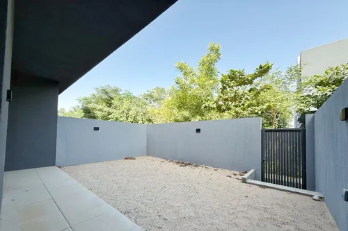 4 Bedrooms Townhouse in Robinia