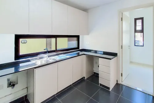 3 Bedrooms Townhouse in Topanga