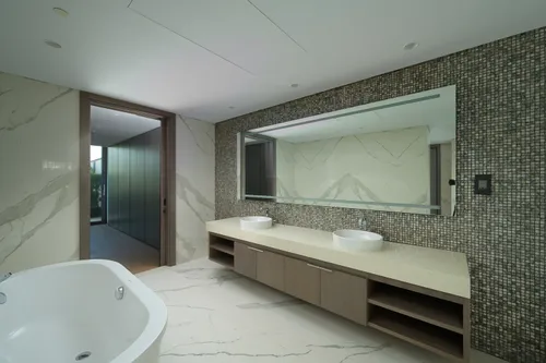 4 Bedrooms Apartment in Mansion 4