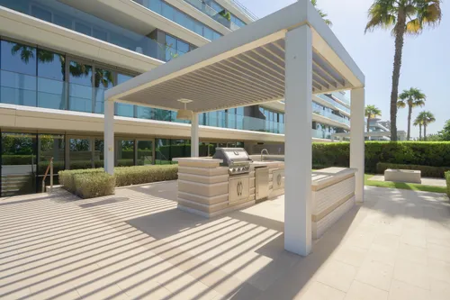 4 Bedrooms Apartment in Mansion 4