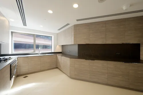 4 Bedrooms Apartment in Mansion 4