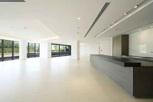 4 Bedrooms Apartment in Mansion 4