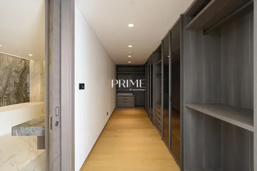 4 Bedrooms Apartment in Mansion 4