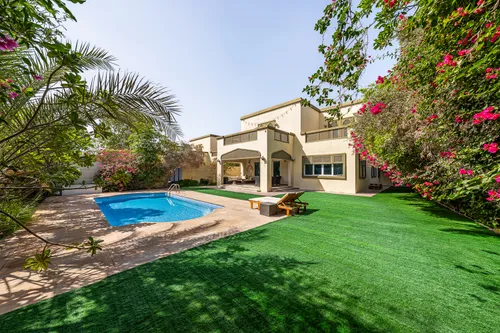 4 Bedrooms Villa in District 3 Regional