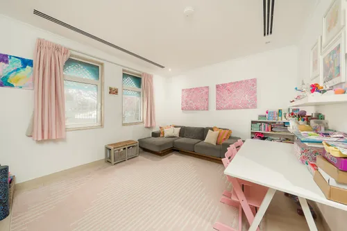 4 Bedrooms Villa in District 3 Regional