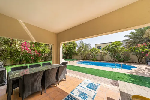 4 Bedrooms Villa in District 3 Regional