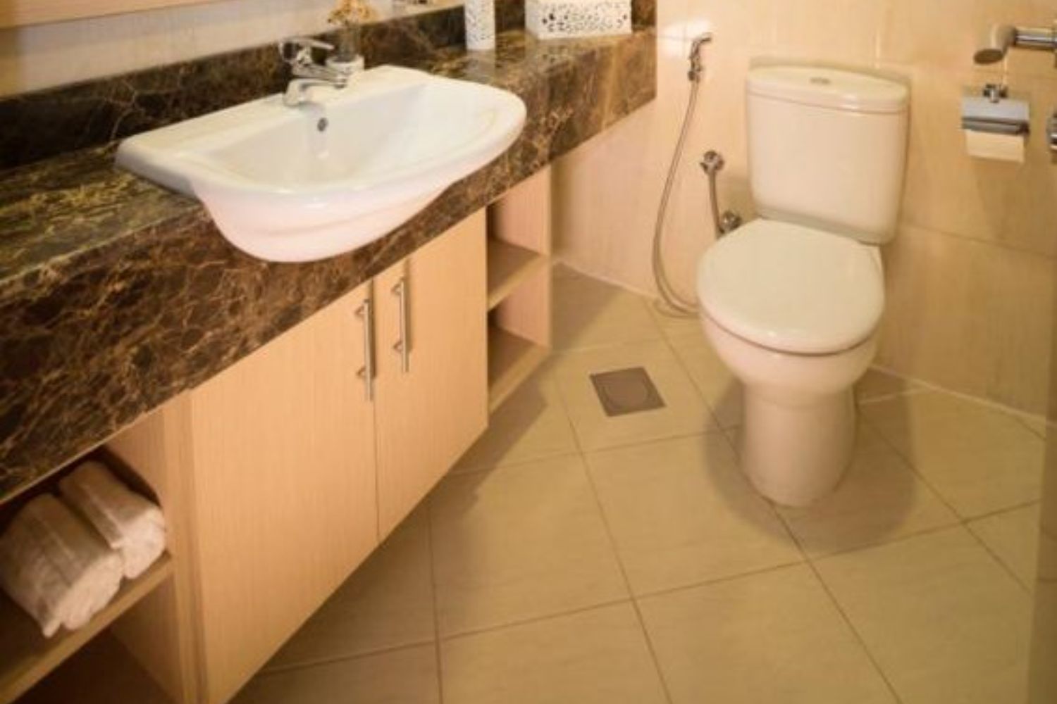 1 Bedroom Apartment in Al Dar tower