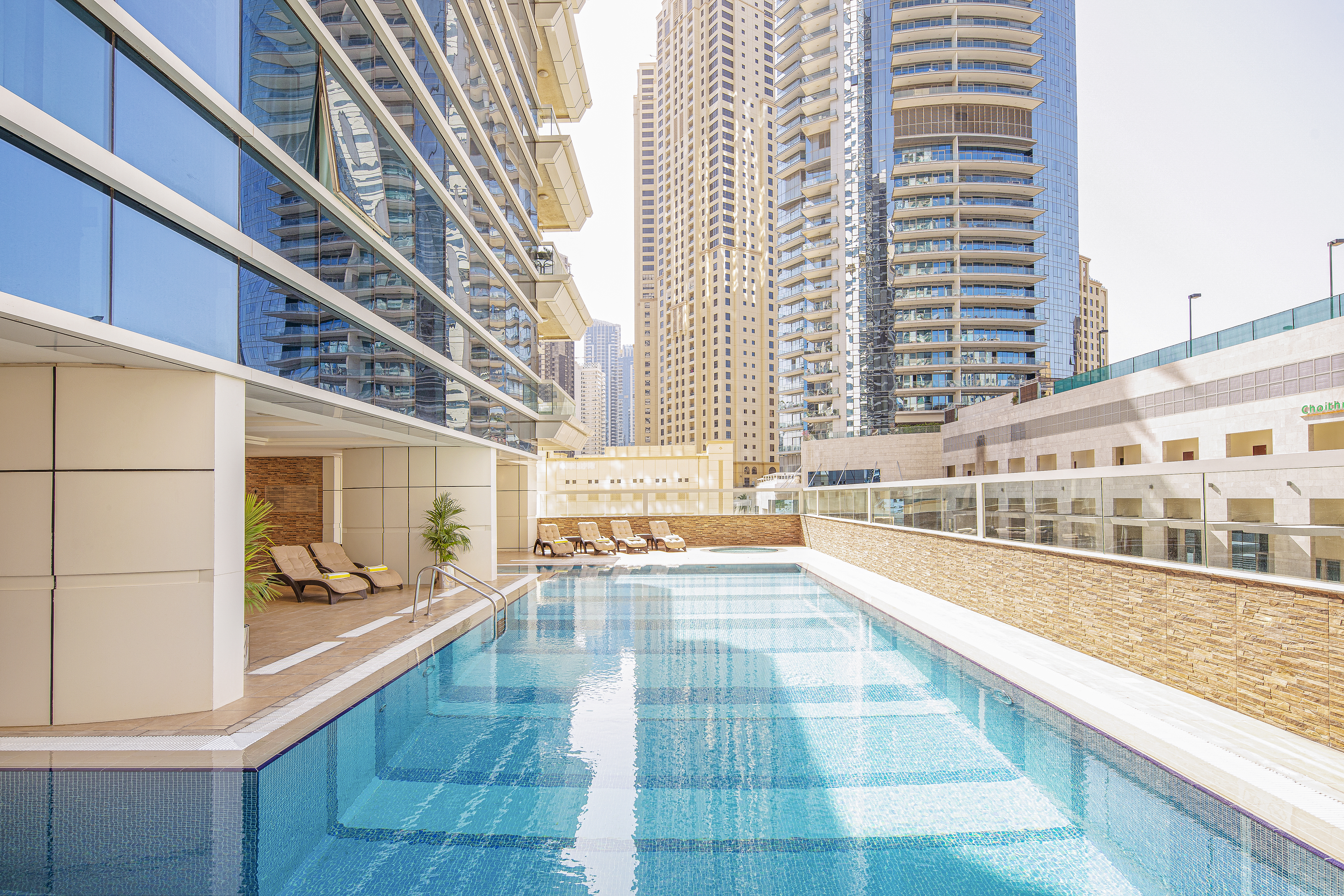 1 Bedroom Apartment in Al Dar tower