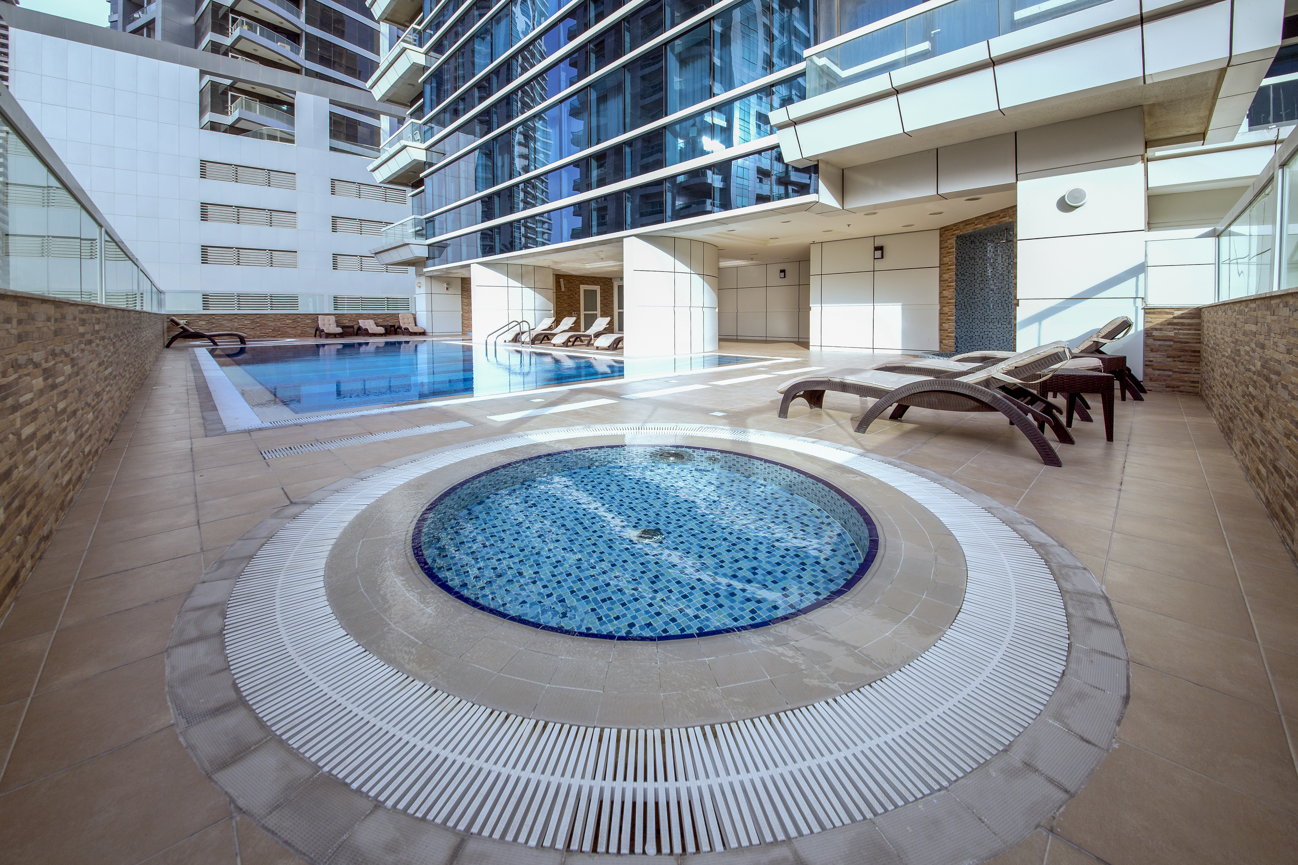 1 Bedroom Apartment in Al Dar tower