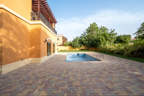 5 Bedrooms Villa in Courtyard CP5