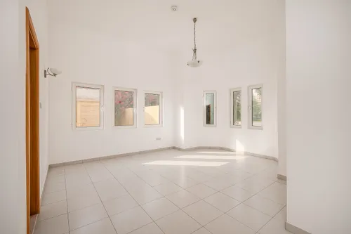 5 Bedrooms Villa in Courtyard CP5