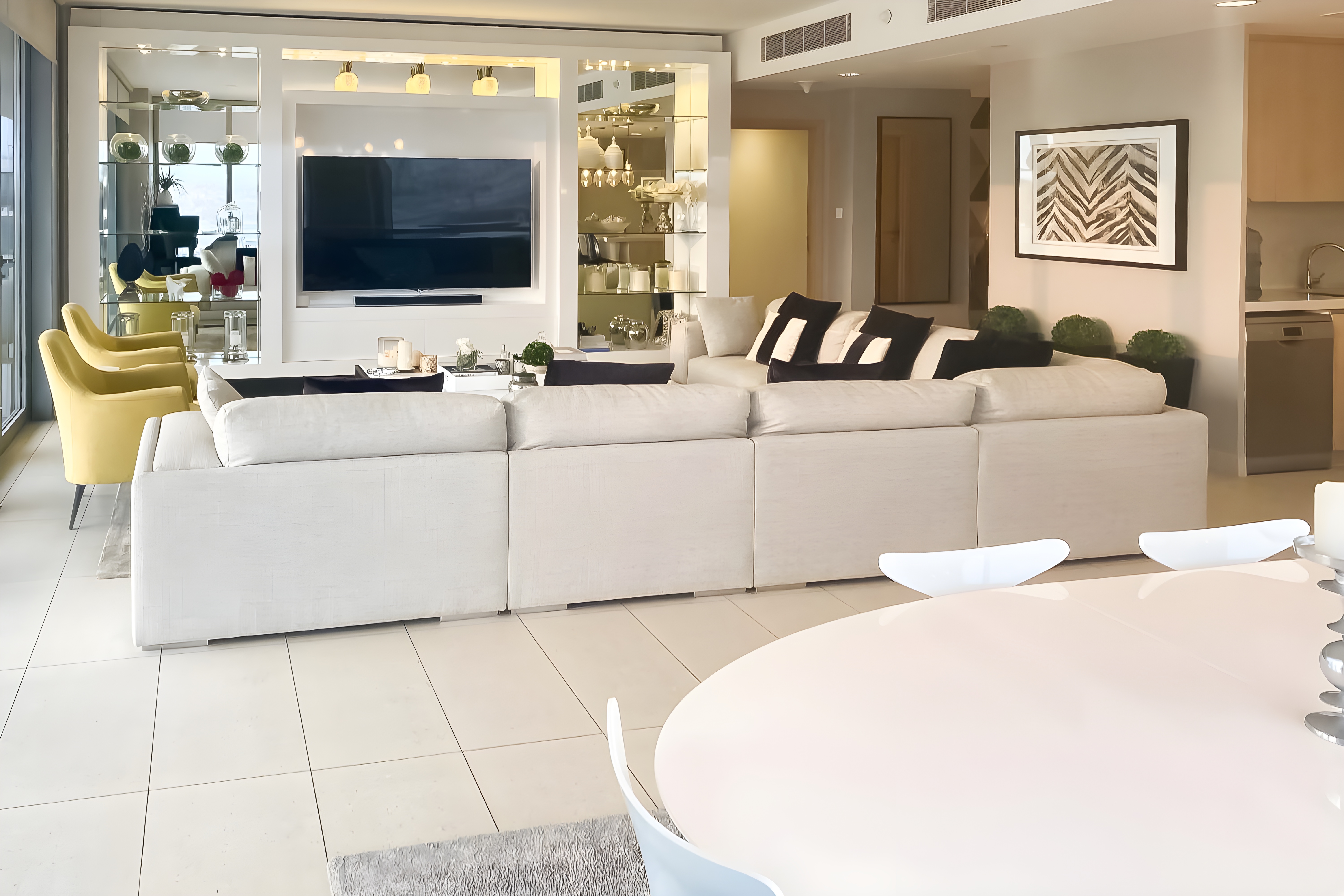 4 Bedrooms Apartment in Building A