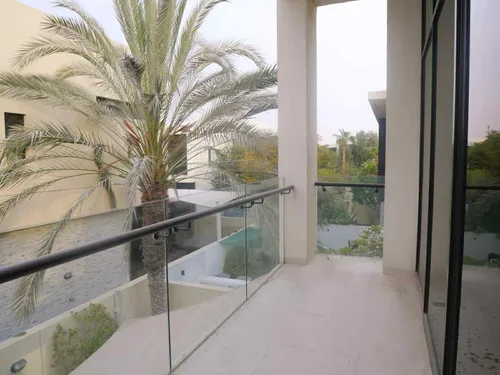 5 Bedrooms Villa in Silver Springs 2