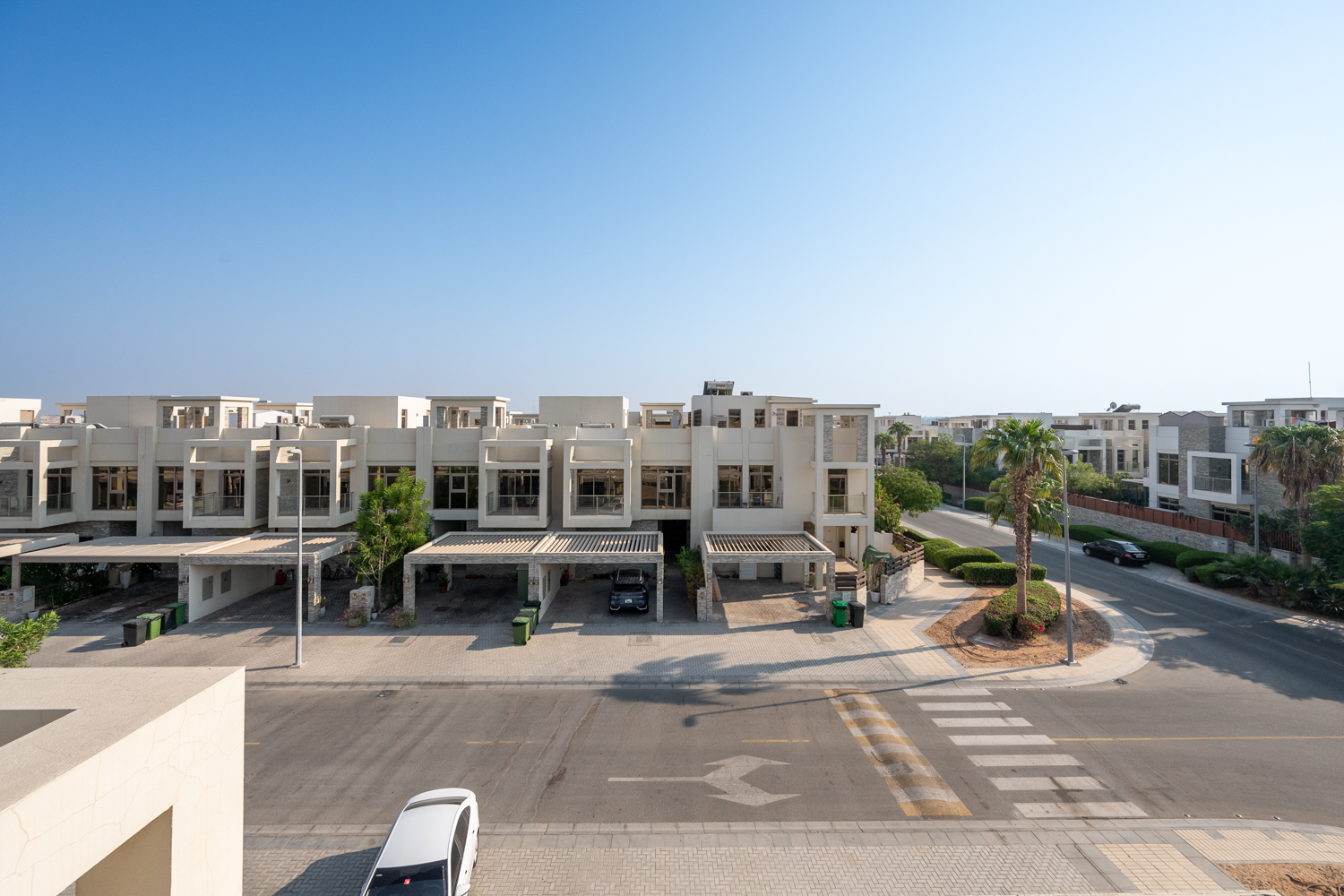 3 Bedrooms Townhouse in Polo Townhouses