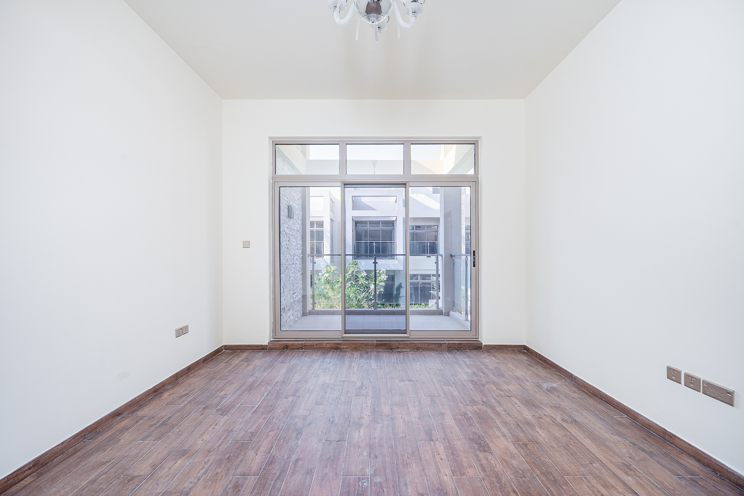 3 Bedrooms Townhouse in Polo Townhouses