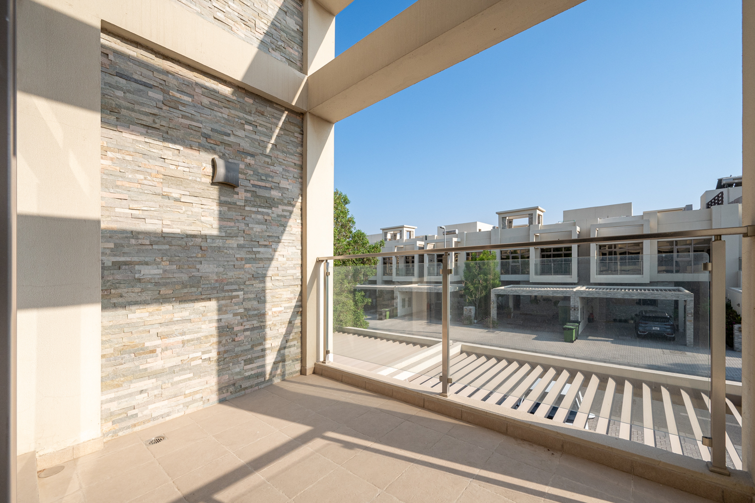 3 Bedrooms Townhouse in Polo Townhouses